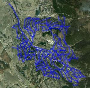 Картата с улиците на Рударци представена върху сателитната снимка от Google Maps
